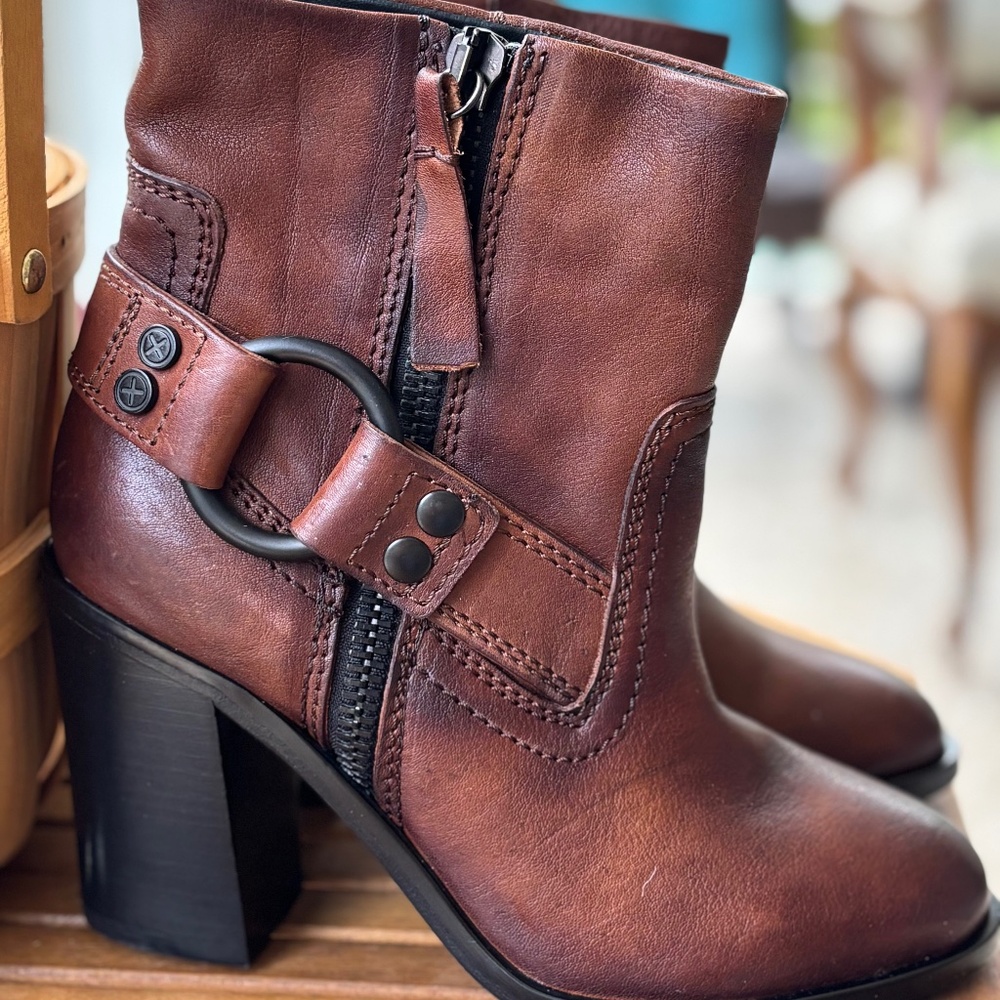 Diesel D Flamingo Italian leather brown boots size 7/37